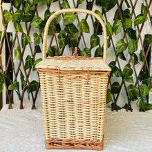 Load image into Gallery viewer, Maga Picnic Basket