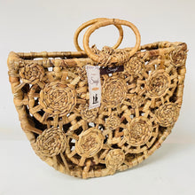 Load image into Gallery viewer, Shaded Straw U Bag Basket