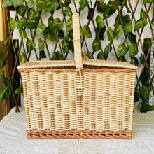 Load image into Gallery viewer, Maga Picnic Basket