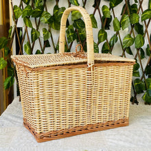 Load image into Gallery viewer, Maga Picnic Basket
