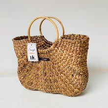 Charger l'image dans la galerie, Shaded Straw Butterfly Basket