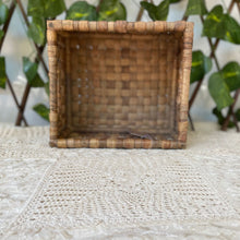 Load image into Gallery viewer, Shaded Straw Gift Basket