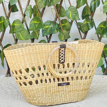 画像をギャラリービューアに読み込む, Golden Grass Alternate Weave Brunch Bag with Leather Detail | Indian Wicker Straw Beach Handbag, Tiffin Bag