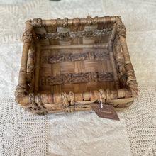 画像をギャラリービューアに読み込む, Shaded Straw Basket Small