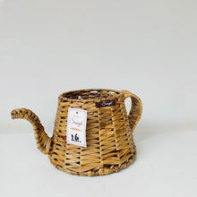 Charger l'image dans la galerie, Shaded Straw Kettle