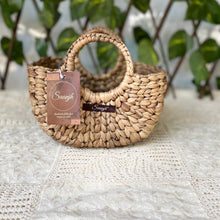 Load image into Gallery viewer, Shaded Straw Basket