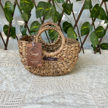 Load image into Gallery viewer, Shaded Straw Basket