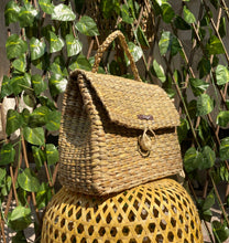 Load image into Gallery viewer, Pretty Miss Wicker Office Purse