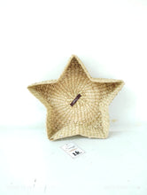 Charger l'image dans la galerie, Saanjh Golden Grass Star Shape Basket with Metal Frame