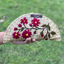 Charger l'image dans la galerie, Pochette tissée à la main en paille Saanjh Kauna | Brodé à la main | Exclusivité Saanjh