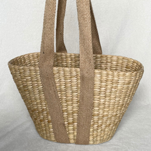 Charger l'image dans la galerie, Saanjh Designer Tote Canne Panier Sac | Sac à main toutes saisons printemps et automne