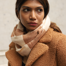 Load image into Gallery viewer, Handloom Cashmere Muffler - Peach Broad Lined