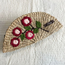 Charger l'image dans la galerie, Pochette tissée à la main en paille Saanjh Kauna | Brodé à la main | Exclusivité Saanjh