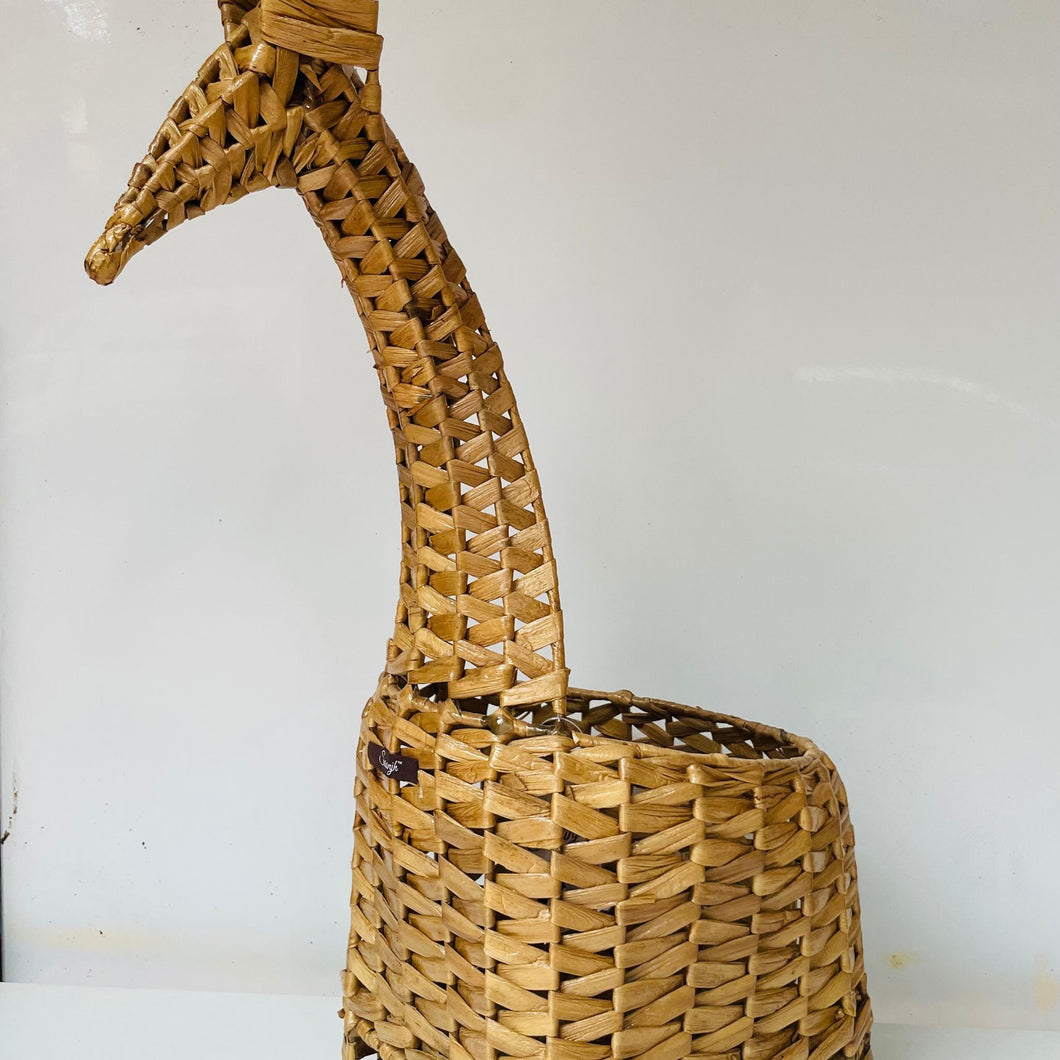 Shaded Straw Giraff Basket