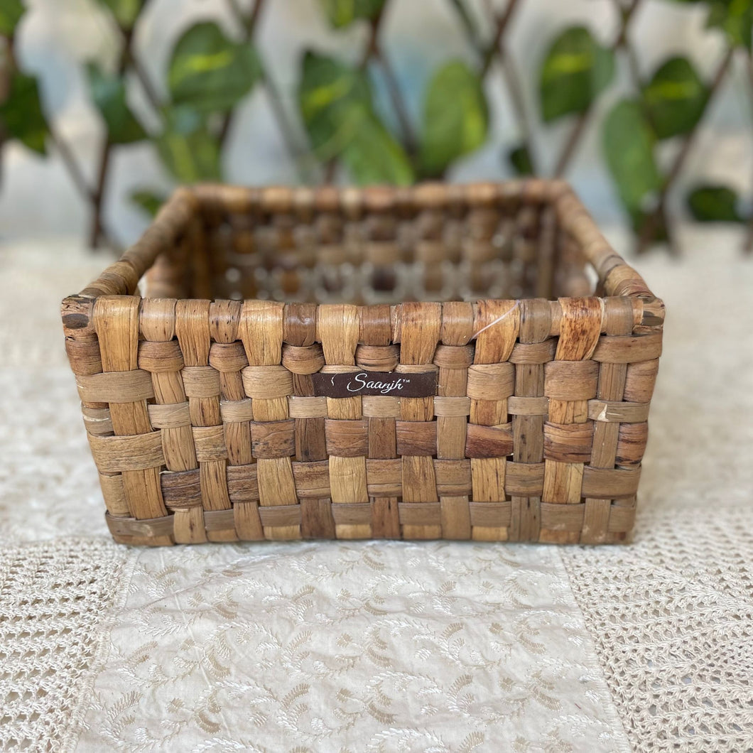 Shaded Straw  Gift Basket