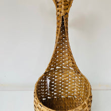 画像をギャラリービューアに読み込む, Shaded Straw Giraff Basket
