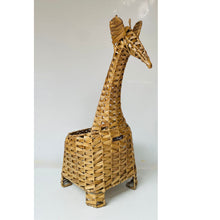 画像をギャラリービューアに読み込む, Shaded Straw Giraff Basket
