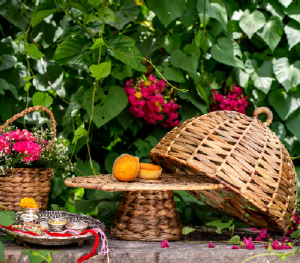 Shaded Straw  Cake Platter With Cover