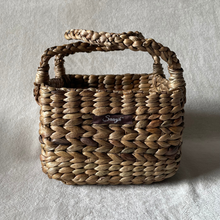 画像をギャラリービューアに読み込む, Shaded Straw Double Handle Gift Basket
