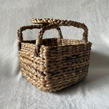 画像をギャラリービューアに読み込む, Shaded Straw Double Handle Gift Basket
