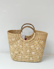 画像をギャラリービューアに読み込む, Golden Grass Beach Bag - Pastel Embroidery
