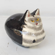 画像をギャラリービューアに読み込む, Saanjh Paper Mache  - Cat
