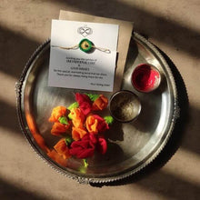 画像をギャラリービューアに読み込む, Thread &amp; Zari Rakhi - Adults &amp; Children, Pack of 1 Rakhi + 1 Card
