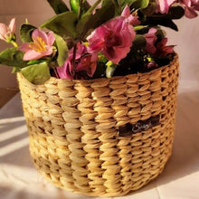 Lade das Bild in den Galerie-Viewer, Kauna Handwoven Storage Organizer/Planter Sleeve - Small
