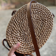 Lade das Bild in den Galerie-Viewer, Branded Sling bag online india handmade artisans women best brand shop India cane cross body bag accessory
