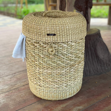 Lade das Bild in den Galerie-Viewer, Kauna Straw Handwoven Laundry Bag - Large
