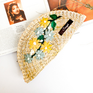 Pochette tissée à la main en paille Saanjh Kauna | Brodé à la main | Exclusivité Saanjh