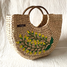 画像をギャラリービューアに読み込む, Hand-embroidered Yellow Flower Handbag
