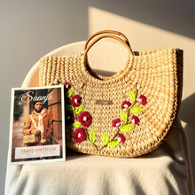 Lade das Bild in den Galerie-Viewer, Water Reed Handwoven Embroidered Handbag, Tiffin Bag
