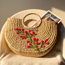 Charger l'image dans la galerie, Sac à main brodé tissé à la main en roseau d’eau à tige rouge
