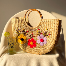 Lade das Bild in den Galerie-Viewer, Three Flower Water Reed Handwoven Embroidered Handbag, Tiffin Bag
