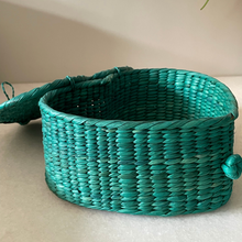 Lade das Bild in den Galerie-Viewer, Kauna Straw Handwoven Heart In A Box - Teal
